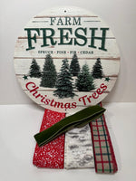 #772 Holiday Sign and Ribbon Bundle, Wreath Center